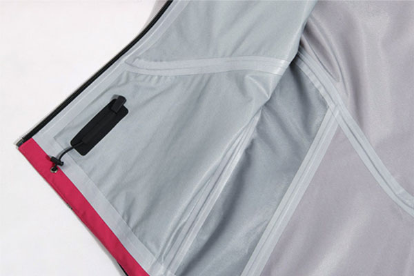 沖鋒衣廠家：脫膠了的沖鋒衣怎么辦？如何處理？